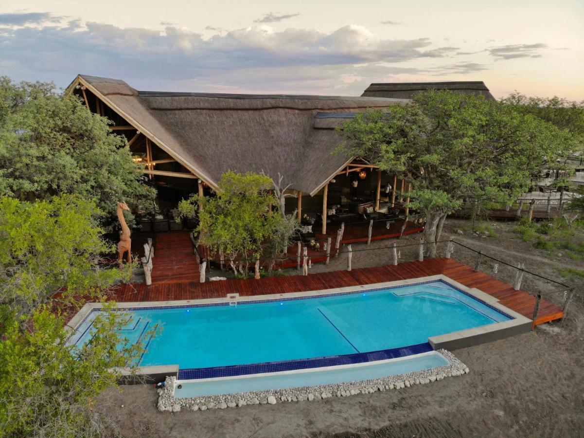 Etosha Oberland Lodge Okaukuejo Buitenkant foto