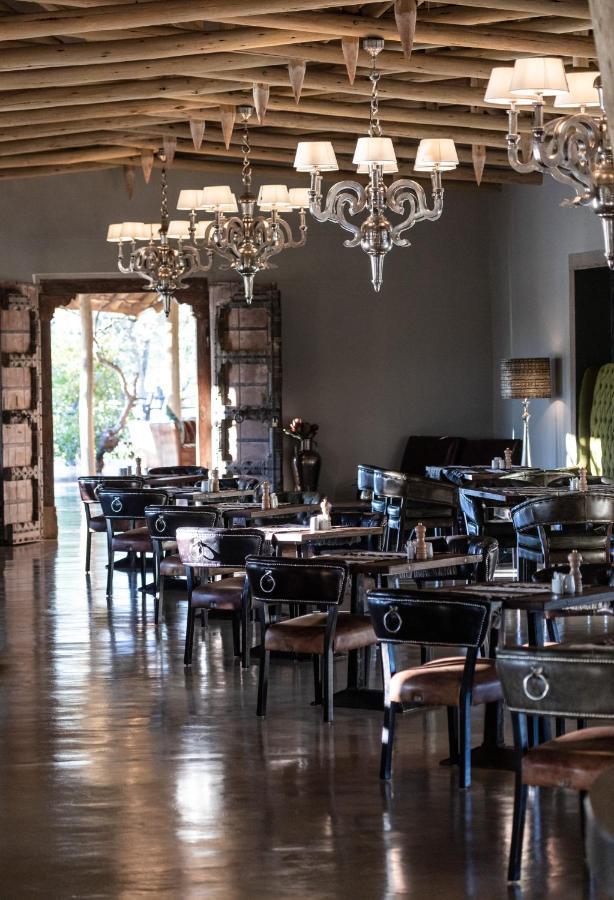 Etosha Oberland Lodge Okaukuejo Buitenkant foto