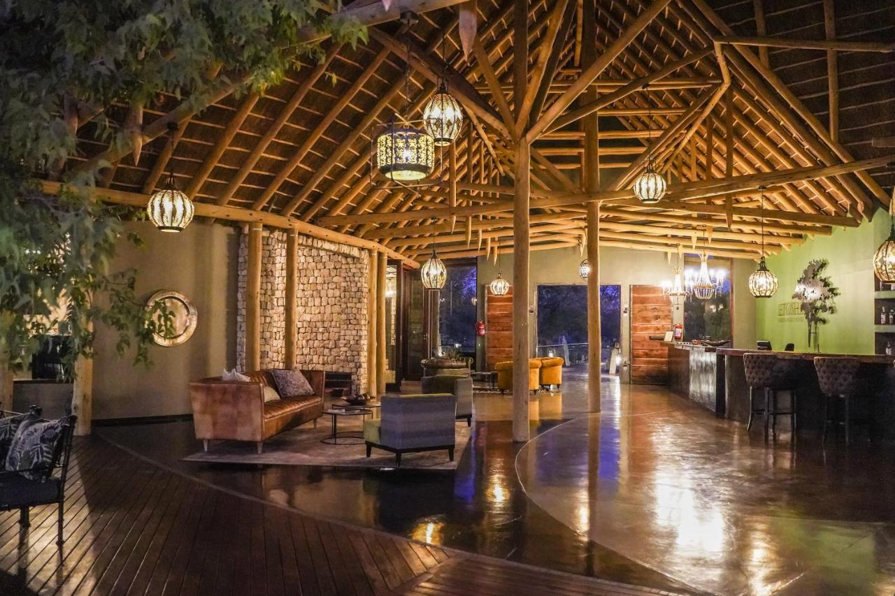 Etosha Oberland Lodge Okaukuejo Buitenkant foto