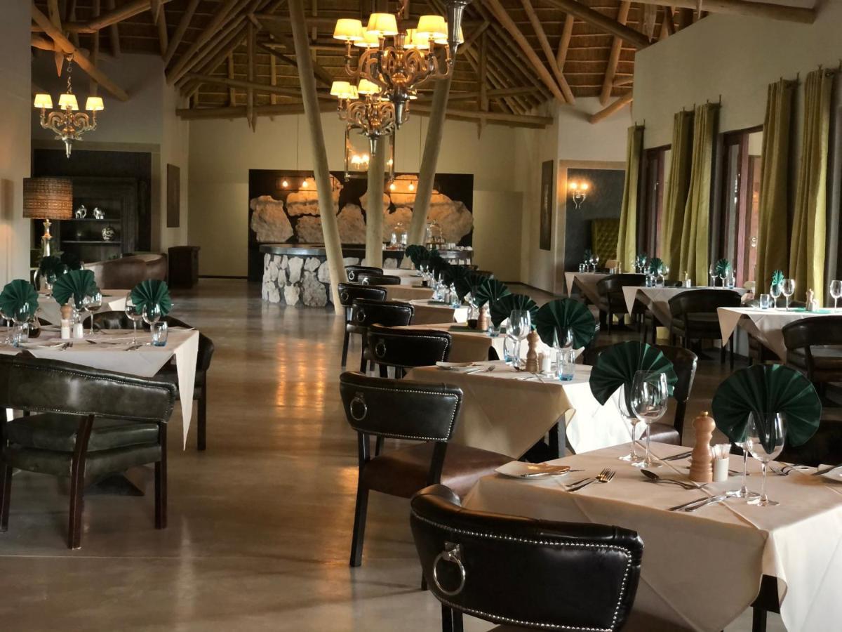 Etosha Oberland Lodge Okaukuejo Buitenkant foto