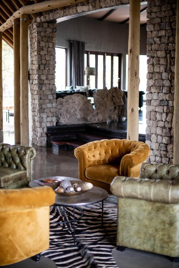 Etosha Oberland Lodge Okaukuejo Buitenkant foto