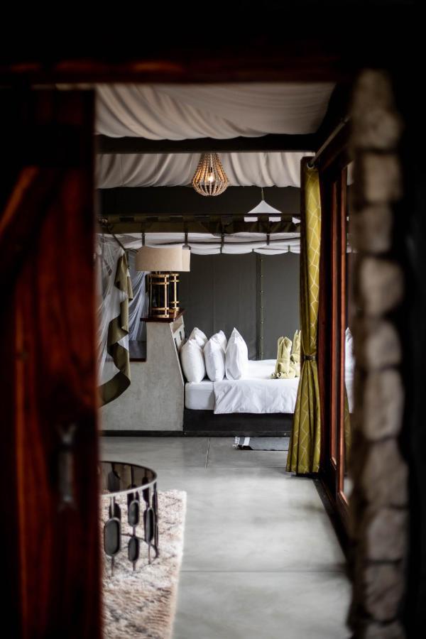 Etosha Oberland Lodge Okaukuejo Buitenkant foto